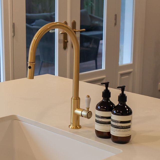 Lifestyle Turner Hastings Ludlow Pull Out Sink Mixer - Brushed Brass LU109PM-BB - The Blue Space