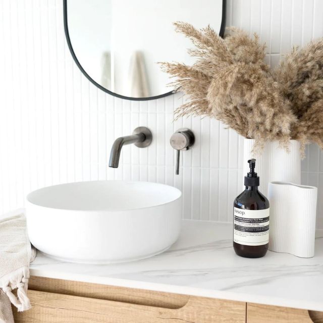 Otti Byron 600mm Wall Hung Vanity Natural Oak With Cloudy Carrara Stone Top for Above Counter Basin BY600NSTUD-CA - The Blue Space